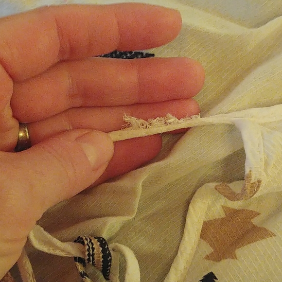 🌾3/$30🌾 BB Dakota open sleeve blouse - Picture 8 of 8